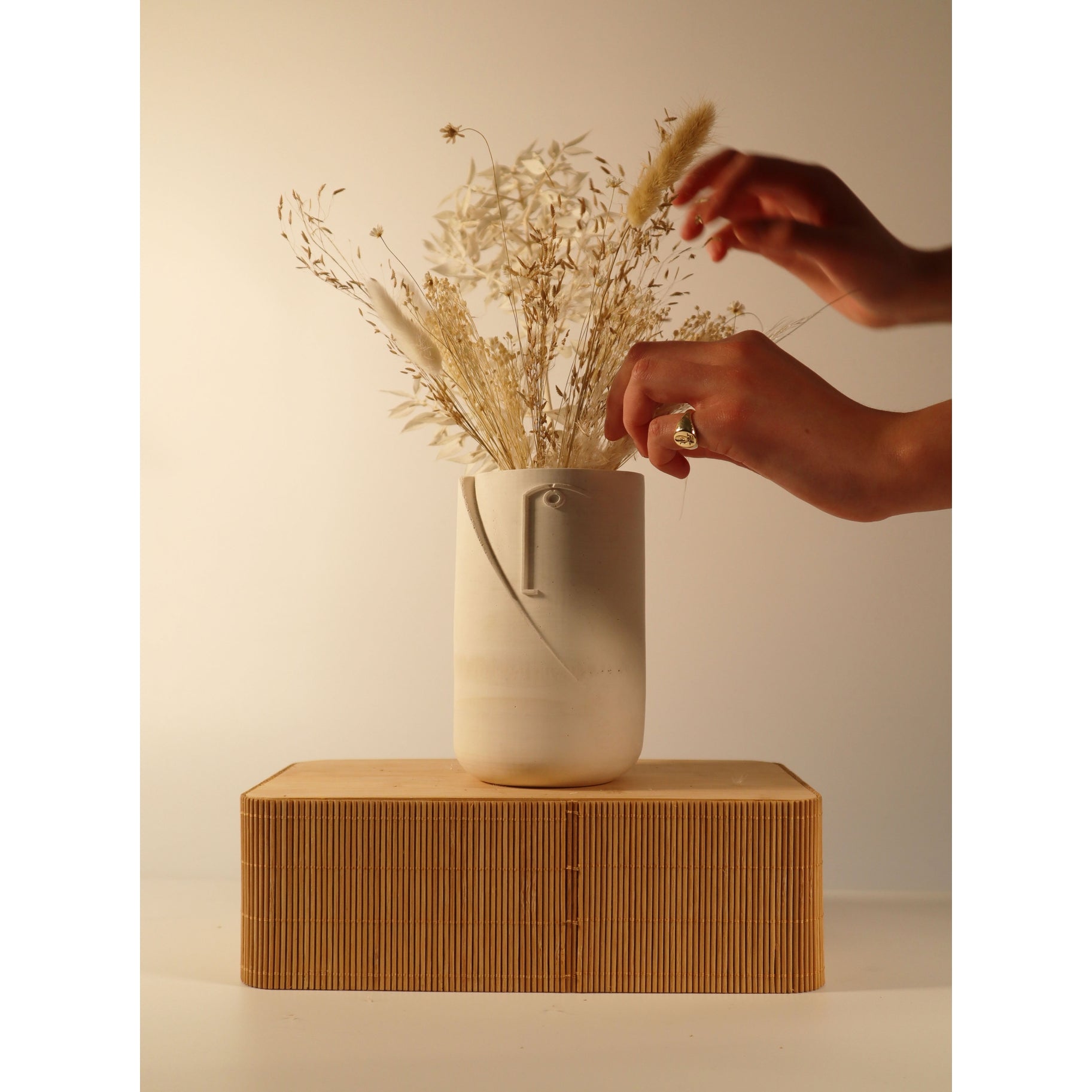 Honora Face Motif Vase - Broxle