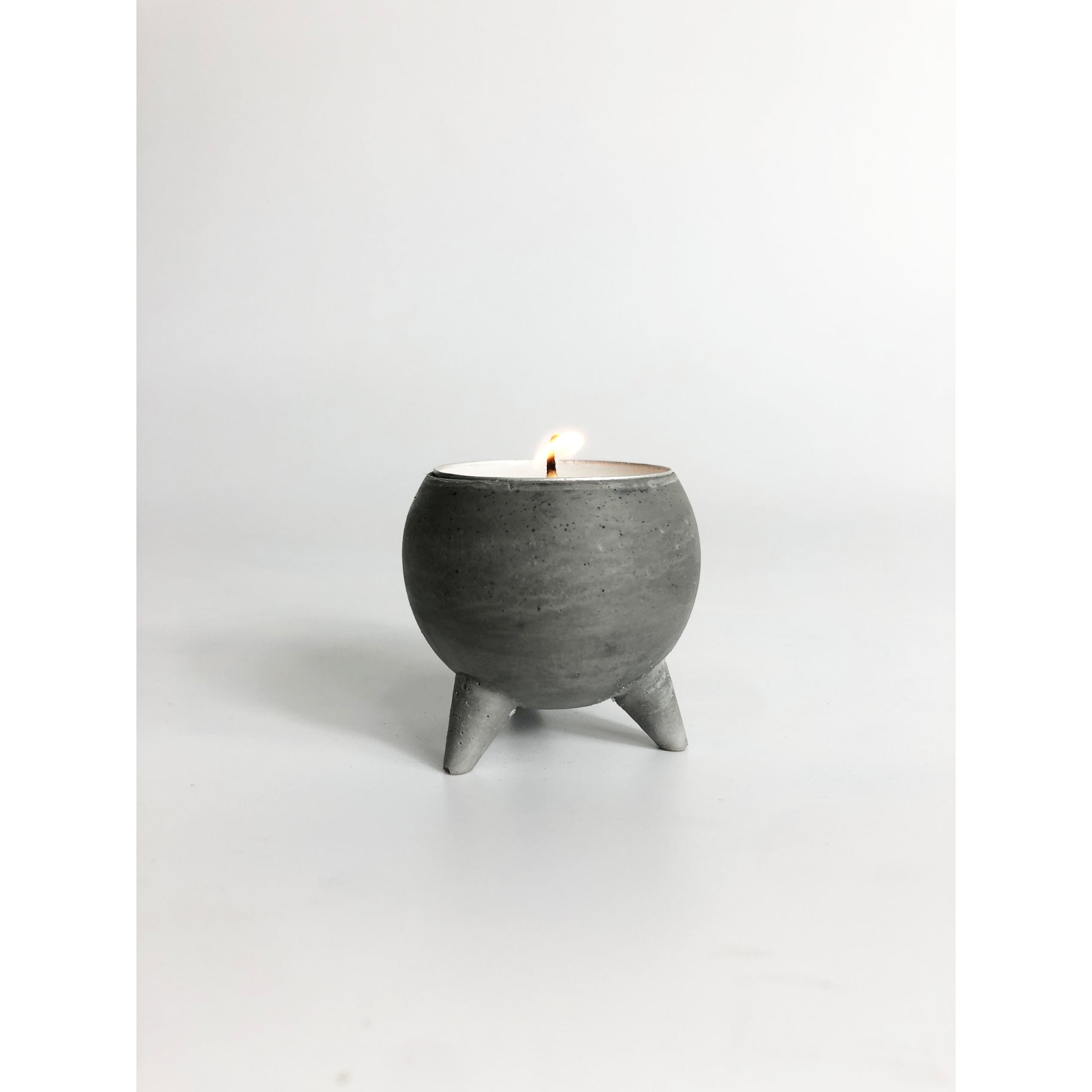 Trine Tea Light Holder - Broxle